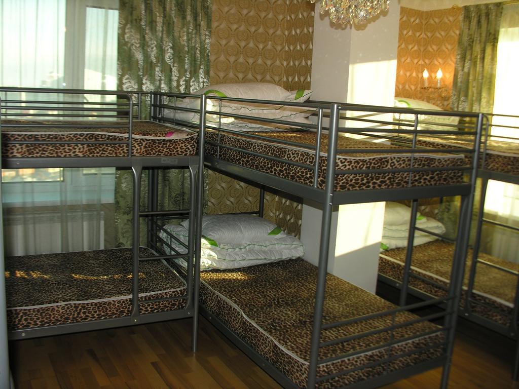 Triumph Astana Hostel アスターナ 部屋 写真
